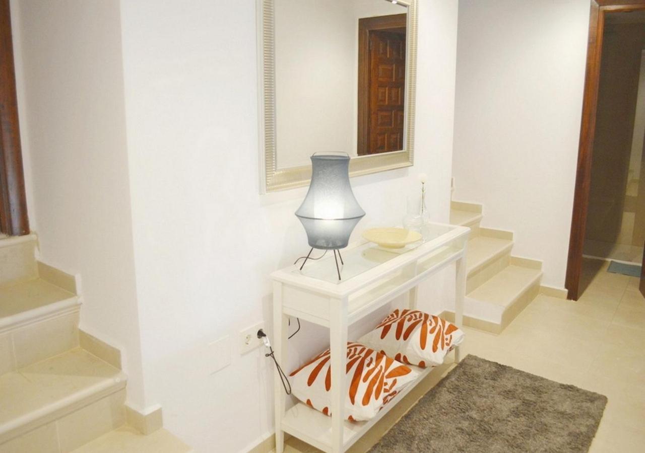 Stunning Duplex In Capistrano Playa, Appartement Nerja