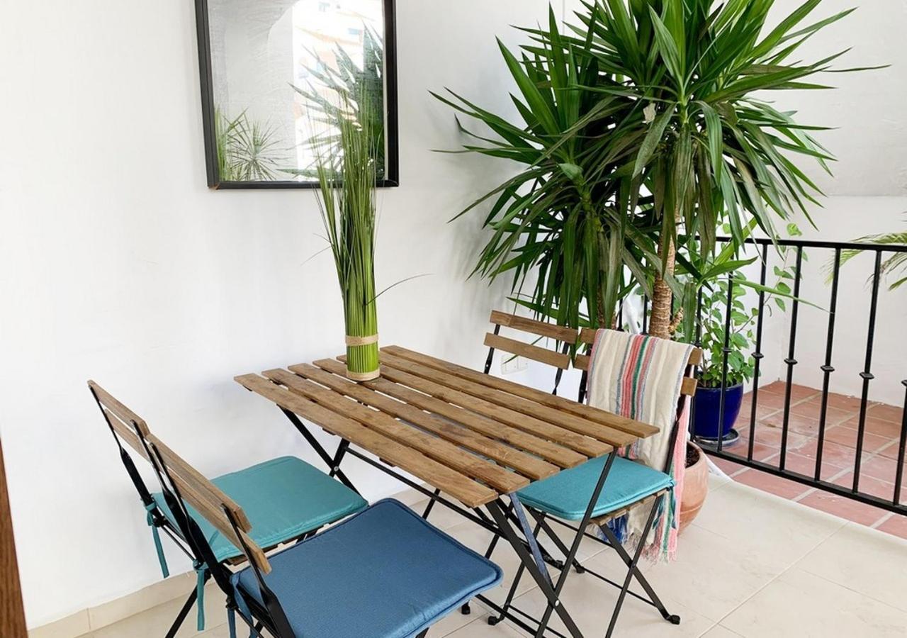 Stunning Duplex In Capistrano Playa, Appartement Nerja